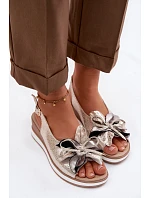 Kožené sandály na platformě s ozdobou model 22101402 Zlaté - S.Barski