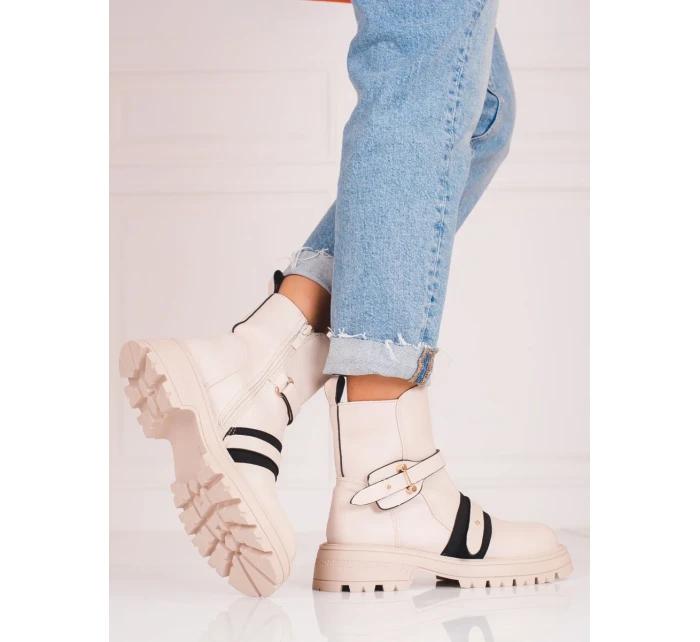 Výborné hnědé  kotníčkové boty dámské na plochém podpatku