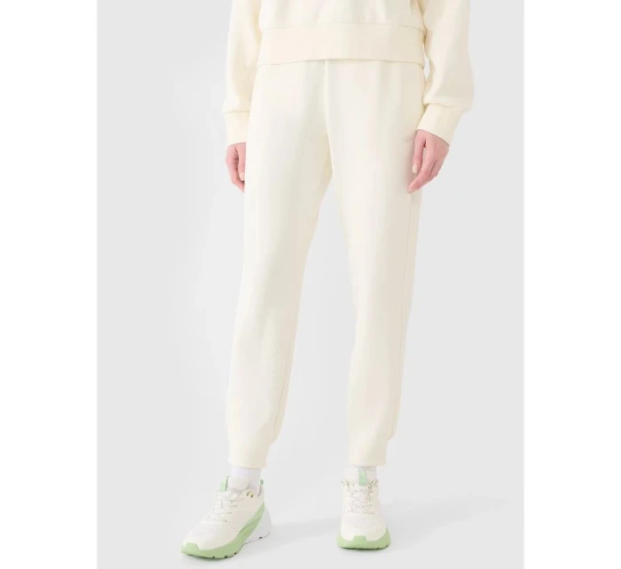 Dámské tepláky typu jogger model 21433196 - 4F Dámské tepláky typu jogger model 21433196 - 4F