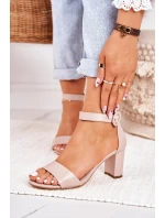 Dámské Sandály Na Podpatku Pudrově Růžové model 21525147 - EVENTO Dámské Sandály Na Podpatku Pudrově Růžové model 21525147 - EVENTO