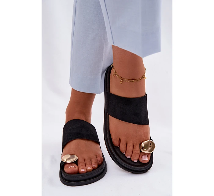 Dámské Pantofle Černé se Zlatým Detalem model 22122586 - Boto