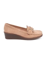 Trendy dámské hnědé  polobotky na klínku