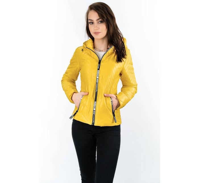 Krátká žlutá prošívaná dámská bunda s kapucí model 14764898 - S'WEST
