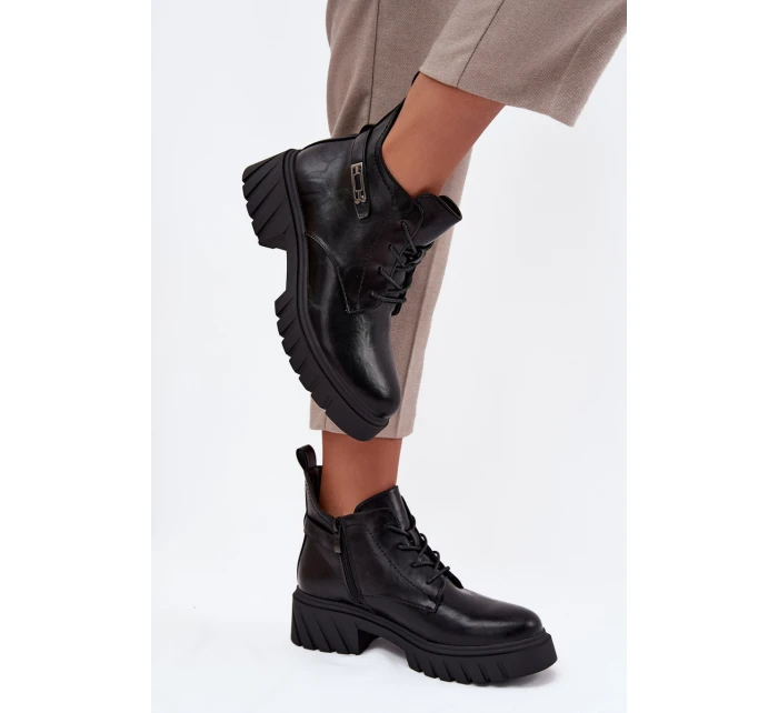 Nízké zateplené dámské kotníkové boty na klínku s ozdobným páskem Černé model 21708426 - Boto