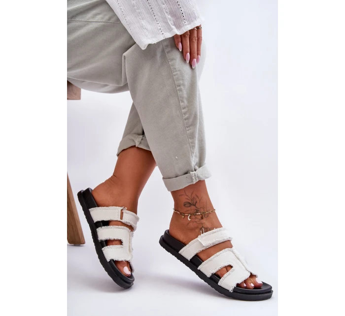 Dámské látkové sandály s lemovkou bílou model 21628614 - Boto Dámské látkové sandály s lemovkou bílou model 21628614 - Boto