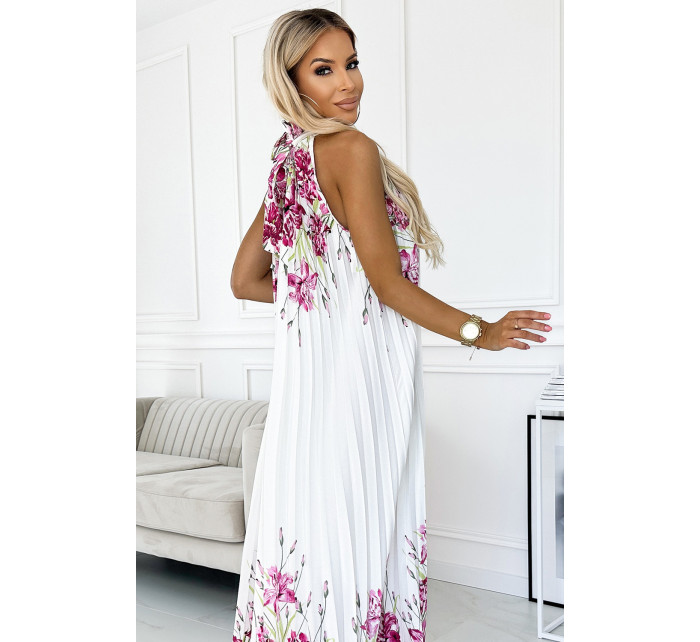 Plisované saténové maxi šaty Numoco ESTER - bílé s růžovými květy