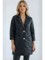 Dámská bunda Plus Size prošívaná s ozdobnými knoflíky a límcem černá Dámská bunda Plus Size prošívaná s ozdobnými knoflíky a límcem černá