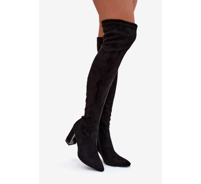 Dámské kozačky z eko-semiše nad kolena na sloupku – černé Thamine Dámské kozačky z eko-semiše nad kolena na sloupku – černé Thamine