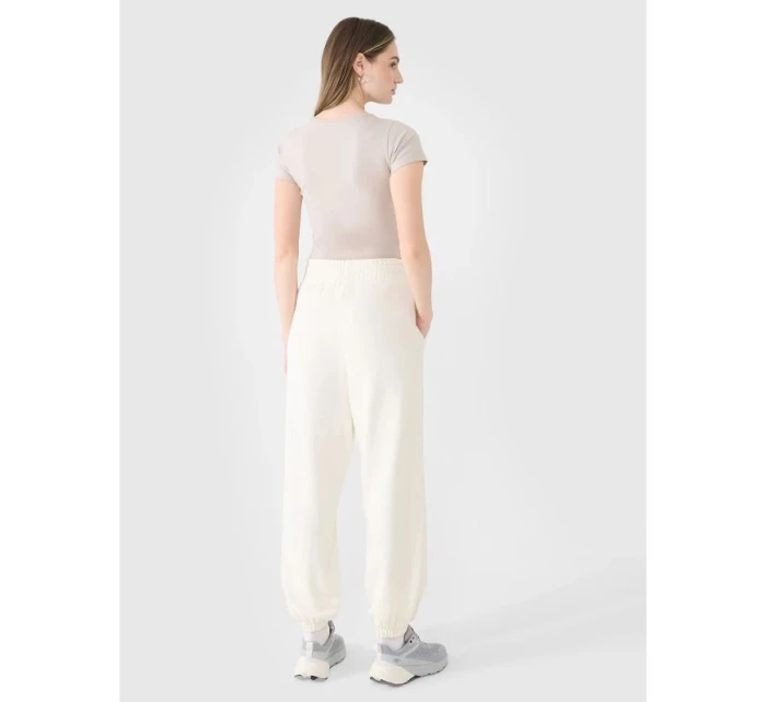 Dámské tepláky jogger model 21433189 dámské - 4F Dámské tepláky jogger model 21433189 dámské - 4F