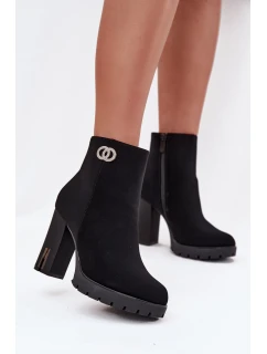 Zateplené dámské kotníkové boty na podpatku s ozdobným detailem černé Vessara