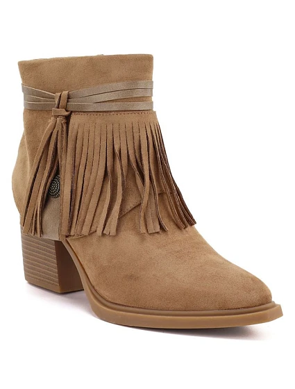 Dámské kovbojské kotníkové boty s třásněmi, zateplené, barva camel, M. Daszyński Dámské kovbojské kotníkové boty s třásněmi, zateplené, barva camel, M. Daszyński