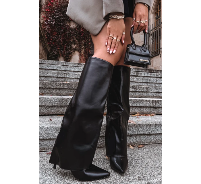 Zateplené kozačky na jehlovém podpatku s ohrnutým svrškem černé model 21677862 - Boto