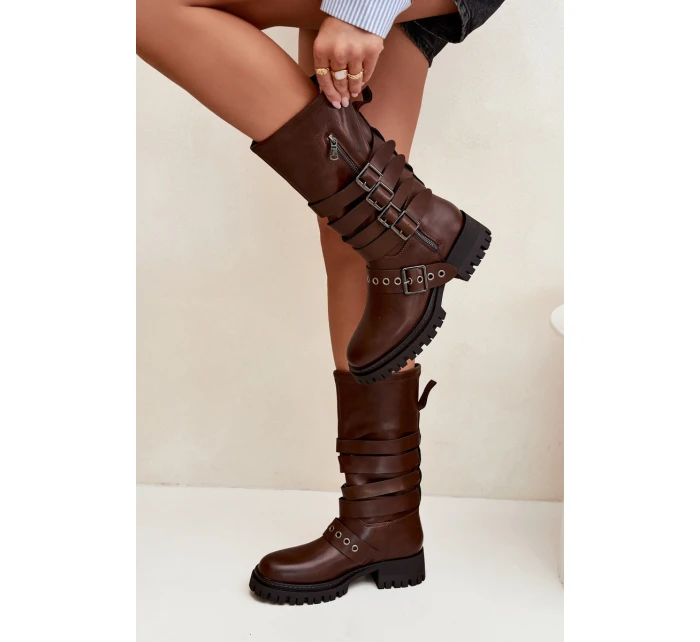 Zateplené dámské kozačky s pásky a přezkami hnědé model 21710891 - Boto