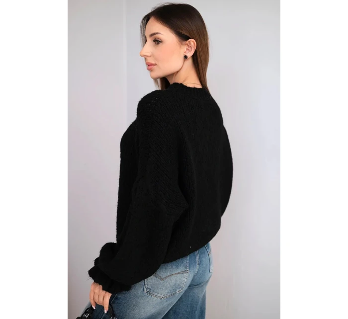 Dámský svetr s přídavkem mohairu s hrubým pletením a ozdobnými rukávy černý