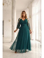 654-1 Dlouhé lesklé plus size šaty s výstřihem a průhlednými rukávy - lahvově zelené
