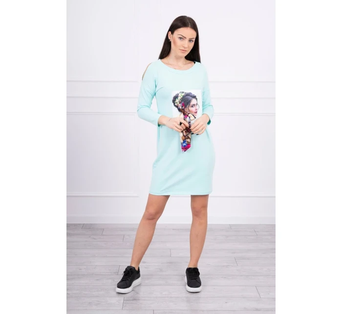 Šaty s grafikou a barevnou 3D mašlí mincovníku