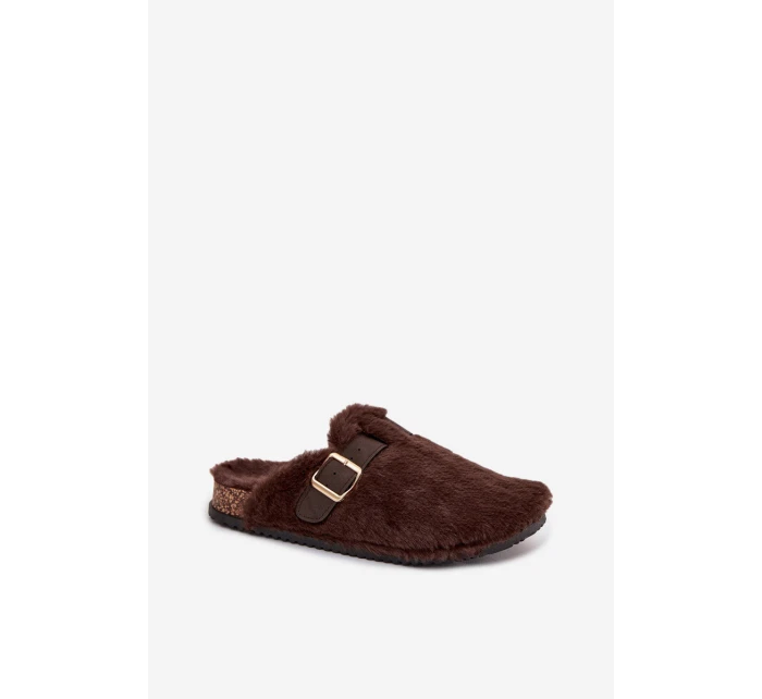 Kožešinové dámské pantofle na platformě s páskem a sponou hnědé model 21709369 - Boto Kožešinové dámské pantofle na platformě s páskem a sponou hnědé model 21709369 - Boto