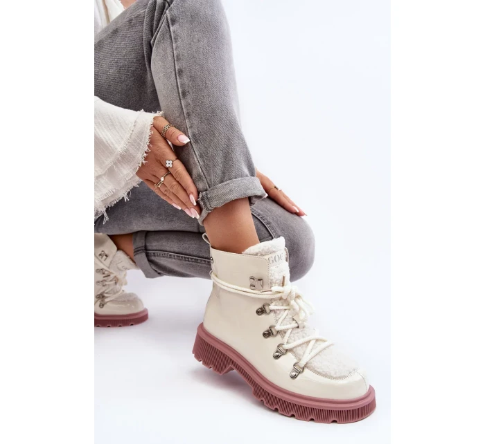 Lakované dámské kotníkové boty Trapper GOE White Lakované dámské kotníkové boty Trapper GOE White
