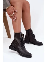 Kožené dámské kotníkové boty na ploché podrážce se zlatým detailem model 21707552 Černé - Zazoo Kožené dámské kotníkové boty na ploché podrážce se zlatým detailem model 21707552 Černé - Zazoo