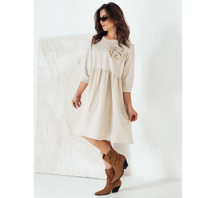 béžové šaty Dstreet model 21974034 - FashionStreet béžové šaty Dstreet model 21974034 - FashionStreet