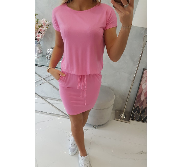 Viskózové šaty s krátkým rukávem v pase světle růžové
