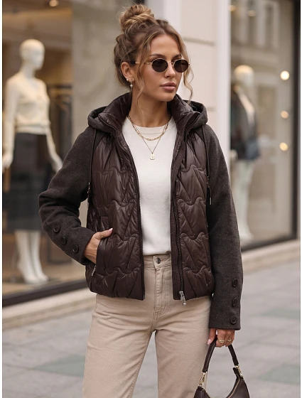 Kurtka damska pikowana z odpinanym kapturem brązowa model 22347621 - FashionStreet Kurtka damska pikowana z odpinanym kapturem brązowa model 22347621 - FashionStreet