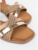 Praktické  sandály dámské zlaté na plochém podpatku