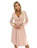 Elegantní midi šaty s obálkovým výstřihem a rukávy béžové model 22208823 - numoco Elegantní midi šaty s obálkovým výstřihem a rukávy béžové model 22208823 - numoco