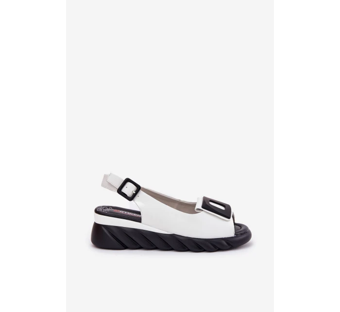 Kožené dámské sandály na klínu s ozdobou Artiker 56C2157 bílé