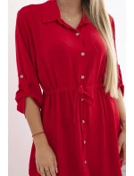 Šaty se zapínáním na knoflíky a zavazováním v pase červený