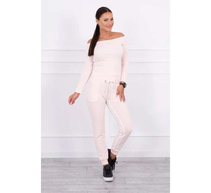 Sada s dvojitými pruhy pudrově růžové barvy Sada s dvojitými pruhy pudrově růžové barvy