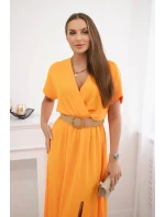Dlouhé šaty s ozdobným páskem pomeranč
