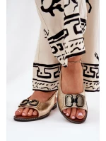 Ploché Sandály S Dekorací Eko Kůže Zlaté Lilria Ploché Sandály S Dekorací Eko Kůže Zlaté Lilria