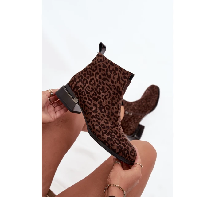 Kotníkové boty z přírodního semiše na klínu Panterka D&A JC52-852 hnědé