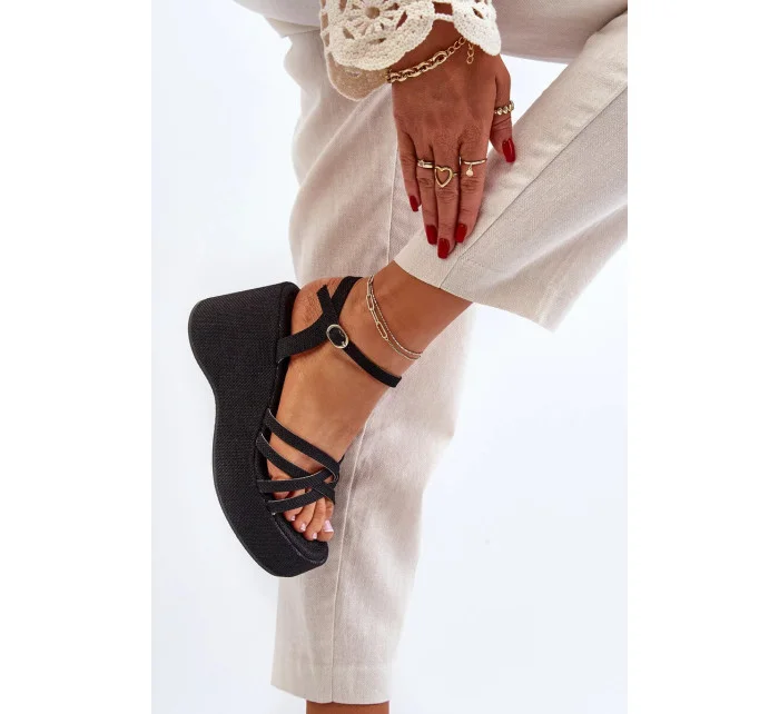 Dámské sandály na platformě Černá model 21085966 - Inello Dámské sandály na platformě Černá model 21085966 - Inello