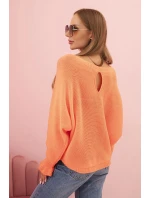 Svetr dámský z model 21266158 s nařasenými rukávy a výstřihem na zádech oranžový - K-Fashion Svetr dámský z model 21266158 s nařasenými rukávy a výstřihem na zádech oranžový - K-Fashion