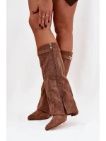 Dámské zateplené kozačky na podpatku s vyhrnutou horní částí Evyra – tmavě béžové, eko semiš