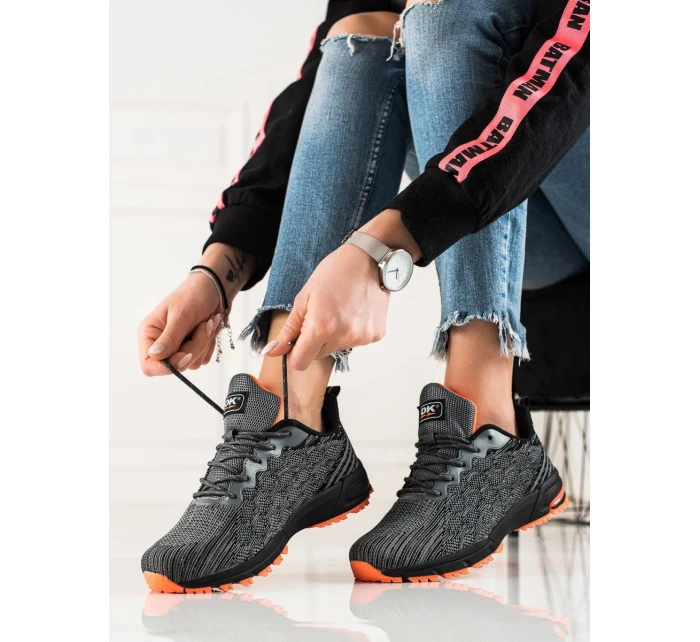 Pěkné tenisky černé dámské bez podpatku Pěkné tenisky černé dámské bez podpatku