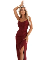 model 21900891 Přiléhavé dlouhé maxi šaty s obálkovým výstřihem a rozparkem vínové - numoco basic