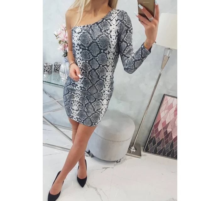 Šedé šaty z hadí kůže s flitry