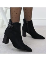 Dámské kožené kozačky s ozdobným podpatkem S.Barski 52-686