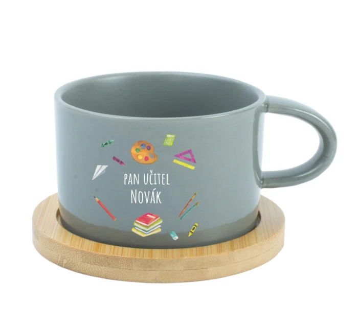 Personalizovaný keramický hrníček Makronka pro paní učitelku/pana učitele (pomůcky) Personalizovaný keramický hrníček Makronka pro paní učitelku/pana učitele (pomůcky)