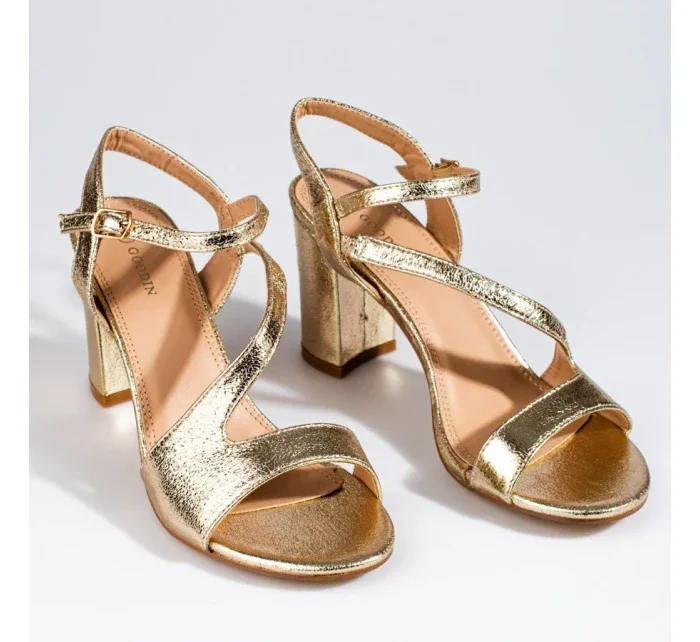 Klasické dámské sandály černé na širokém podpatku Klasické dámské sandály černé na širokém podpatku