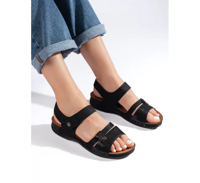 Praktické sandály černé dámské na plochém podpatku Praktické sandály černé dámské na plochém podpatku