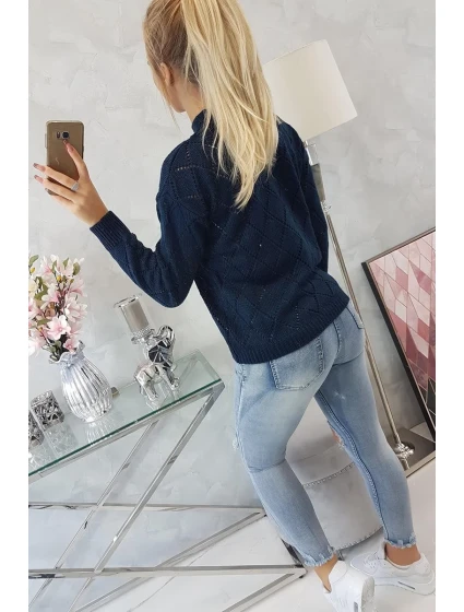 Svetr s polovičním rolákem a kosočtvercovým vzorem tmavě modrý Svetr s polovičním rolákem a kosočtvercovým vzorem tmavě modrý