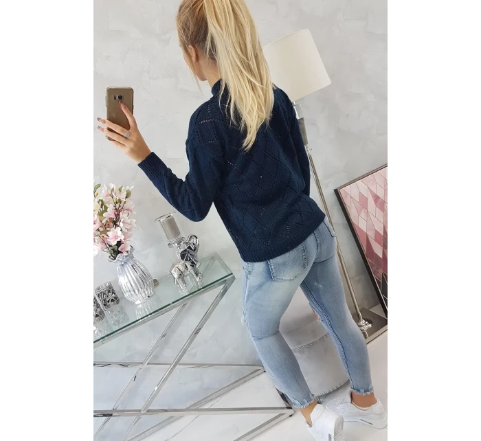 Svetr s polovičním rolákem a kosočtvercovým vzorem tmavě modrý Svetr s polovičním rolákem a kosočtvercovým vzorem tmavě modrý