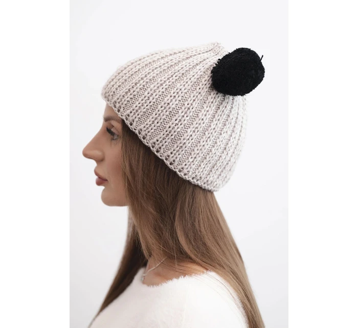 Dámská zimní čepice vlněná s bambulí model 21817797 béžová - K-Fashion Dámská zimní čepice vlněná s bambulí model 21817797 béžová - K-Fashion