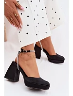 Dámské sandály na masivním podpatku ve tvaru sloupku s páskem se štrasem Černé Seraphina Dámské sandály na masivním podpatku ve tvaru sloupku s páskem se štrasem Černé Seraphina