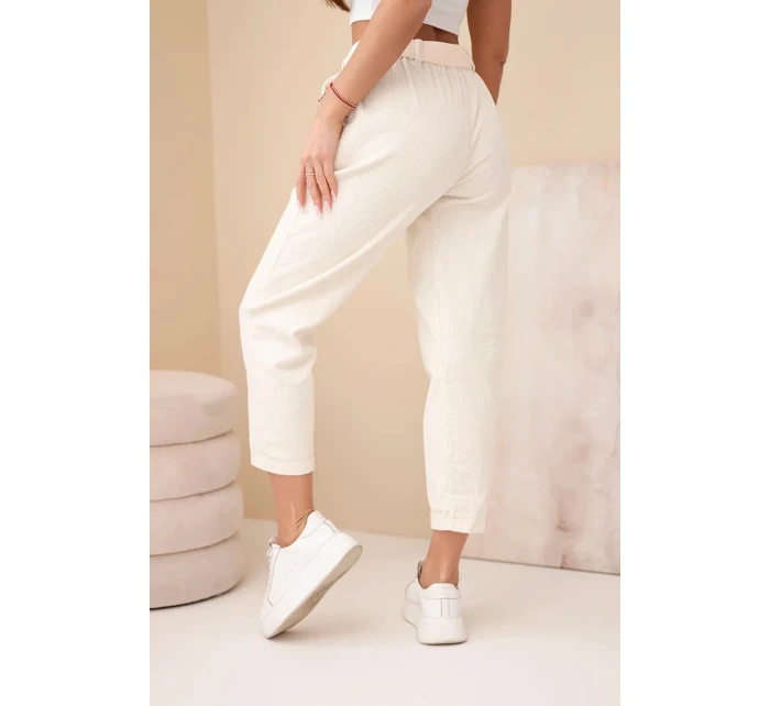 Dámské model 21961360 kalhoty s páskem světle béžové - K-Fashion