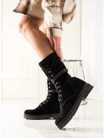 Pěkné kotníčkové boty černé dámské na plochém podpatku Pěkné kotníčkové boty černé dámské na plochém podpatku